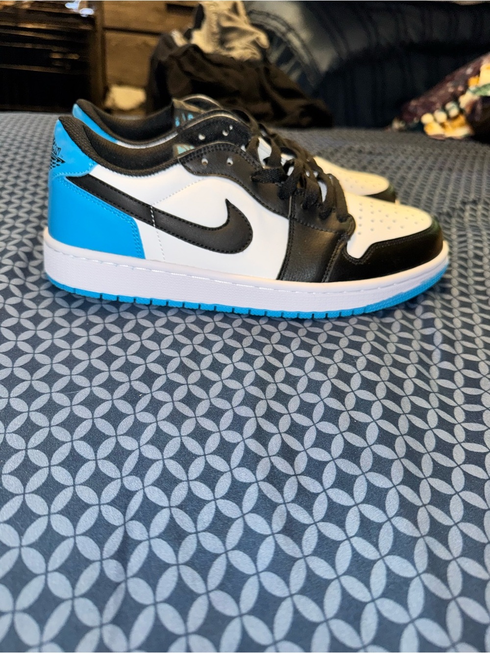 Nike Air Jordan 1 Low - Black/Powder Blue